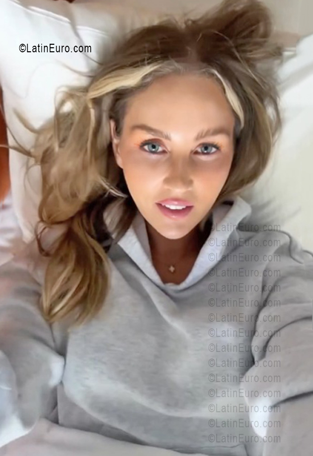 Date this delightful Germany girl Marth from Frankfurt DE580