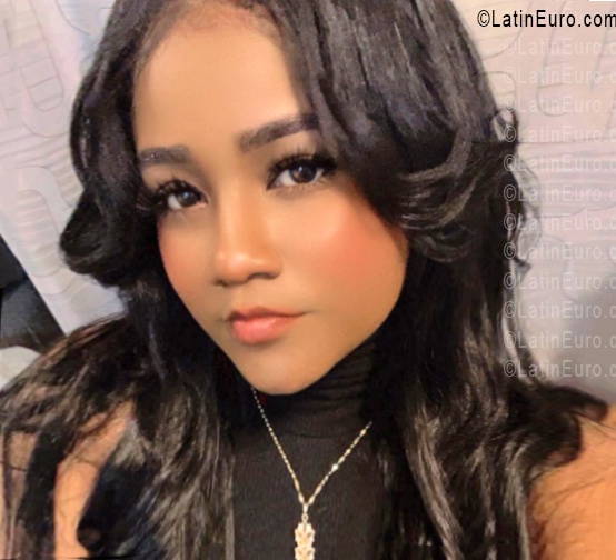 Date this attractive Puerto Rico girl Rossy from San Juan PR269