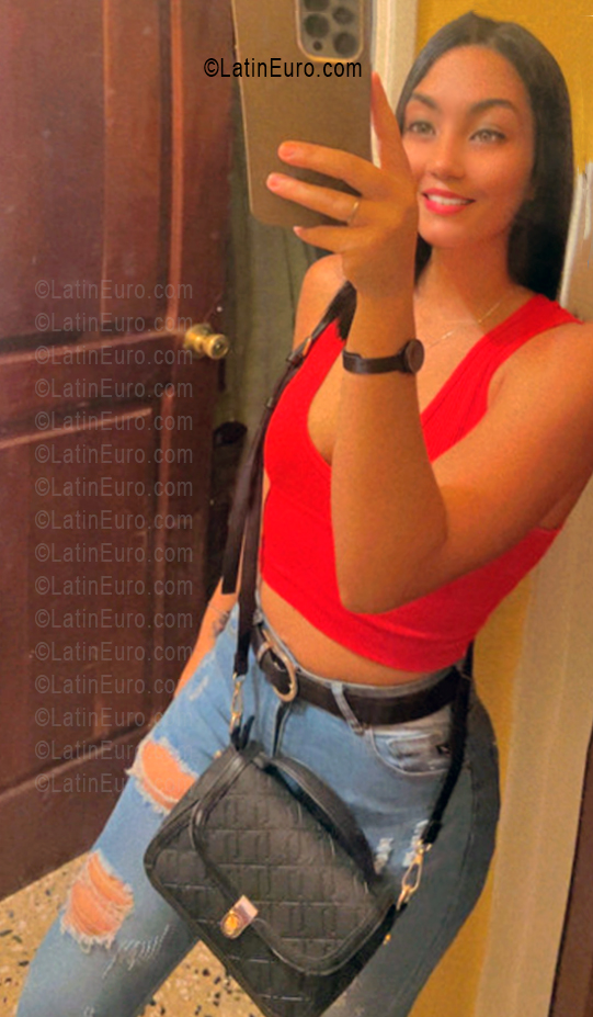 Date this young Dominican Republic girl Nicole from Santo Domingo DO56590