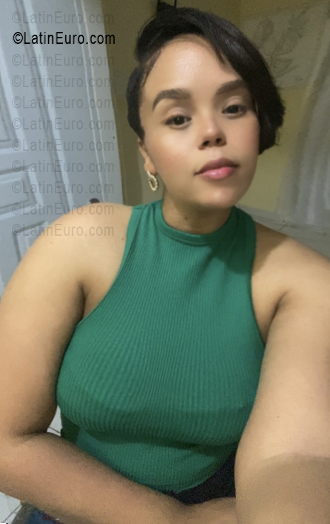 Date this georgeous Dominican Republic girl Rina from Santo Domingo DO56622