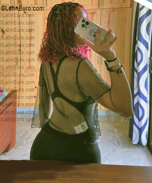 Date this hard body Dominican Republic girl Chanty from Santo Domingo DO56629