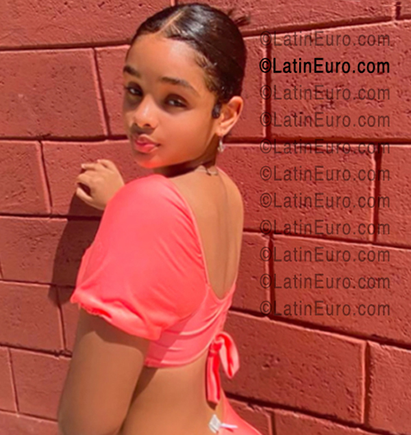 Date this beautiful Dominican Republic girl Aleysha from Santiago DO56645