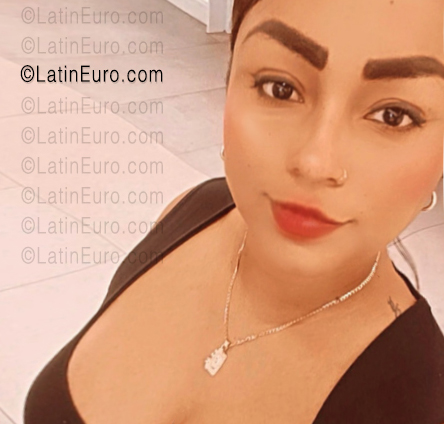 Date this stunning Colombia girl Lady from Cali CO33775