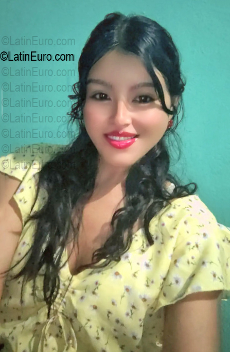 Date this athletic Honduras girl Evelin from San Pedro Sula HN3010