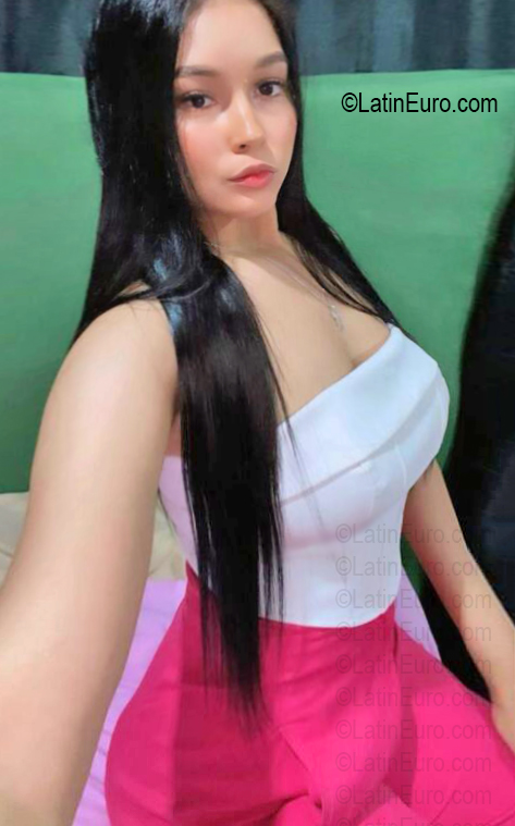 Date this tall Dominican Republic girl MC from Santiago DO56698