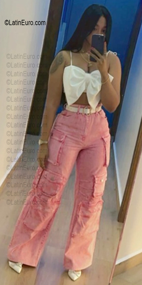 Date this tall Dominican Republic girl Anyelins from Santo Domingo DO56721