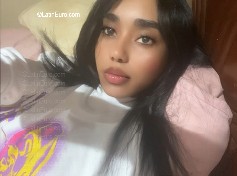 Date this beautiful Dominican Republic girl Amelet from Santo Domingo DO56723
