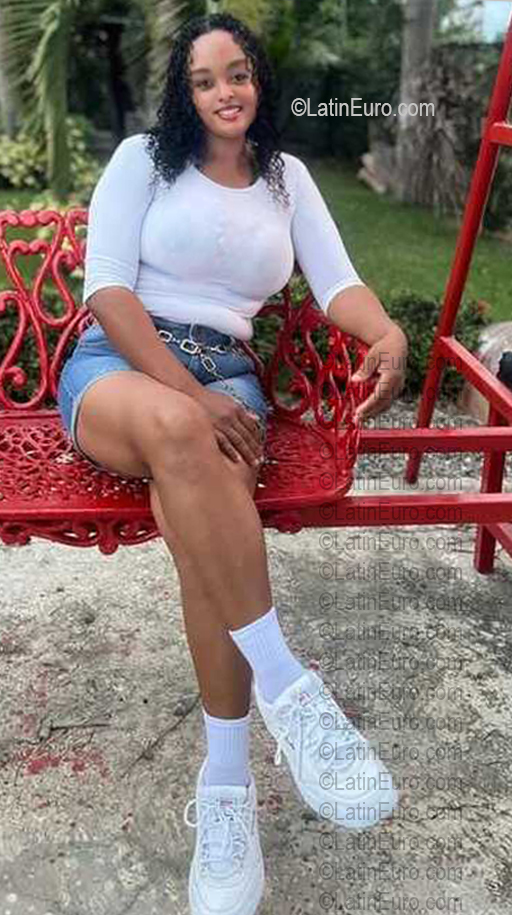 Date this lovely Dominican Republic girl Eridania from Santo Domingo DO56809