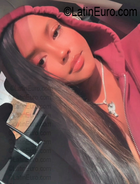 Date this stunning Dominican Republic girl Arlene from Santo Domingo DO56830