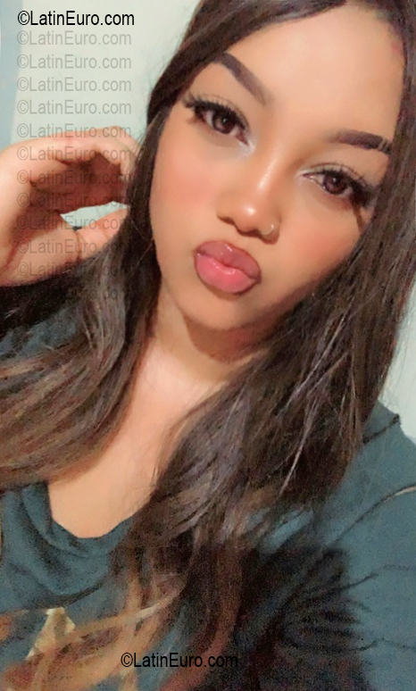 Date this hot Dominican Republic girl Samanta Paola from Santo Domingo DO56844