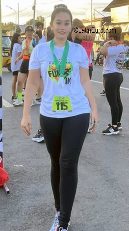 Date this tall Philippines girl Jeanivie from Ozamis City PH1097