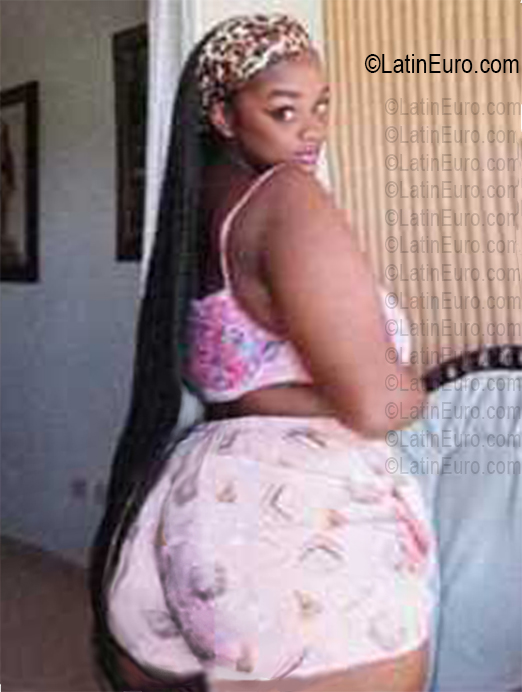 Date this sensual Dominican Republic girl Sihara from Santo Domingo DO56866