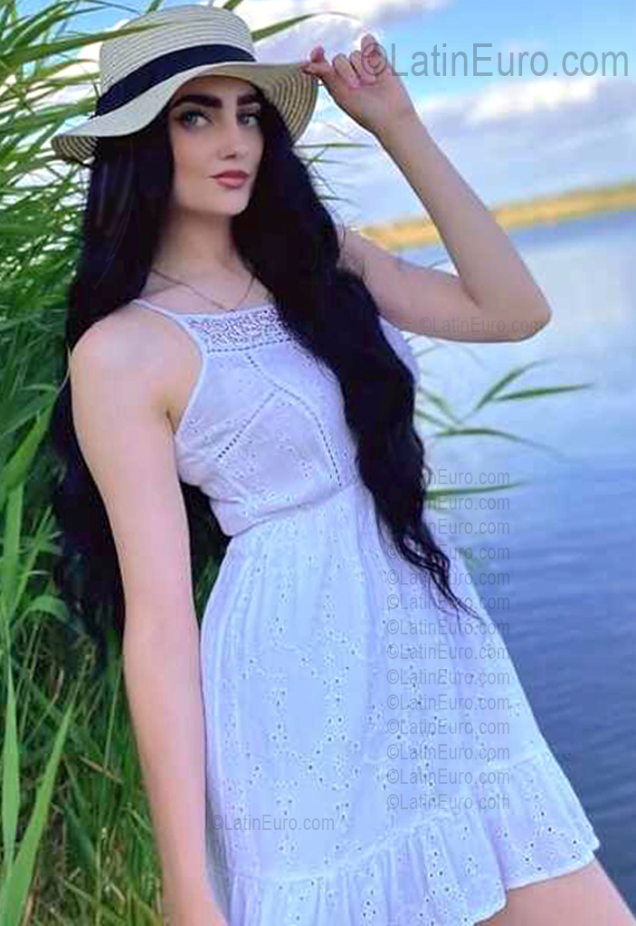 Date this happy Ukraine girl Oli from Kherson UA97