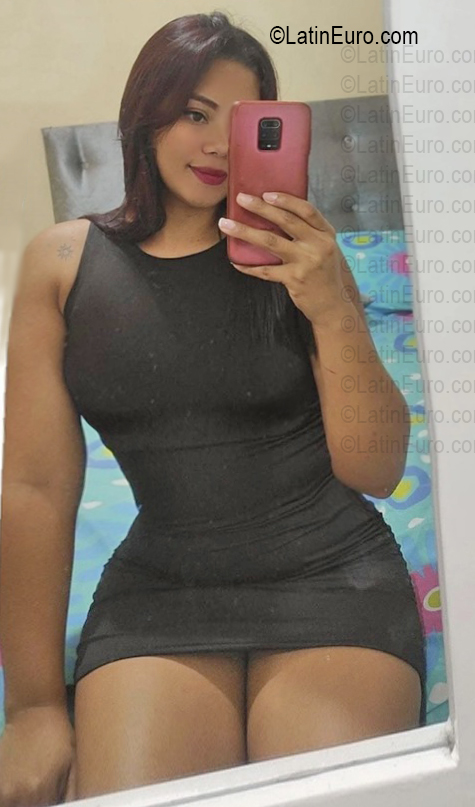 Date this lovely Colombia girl Nathaly from Cali CO33831