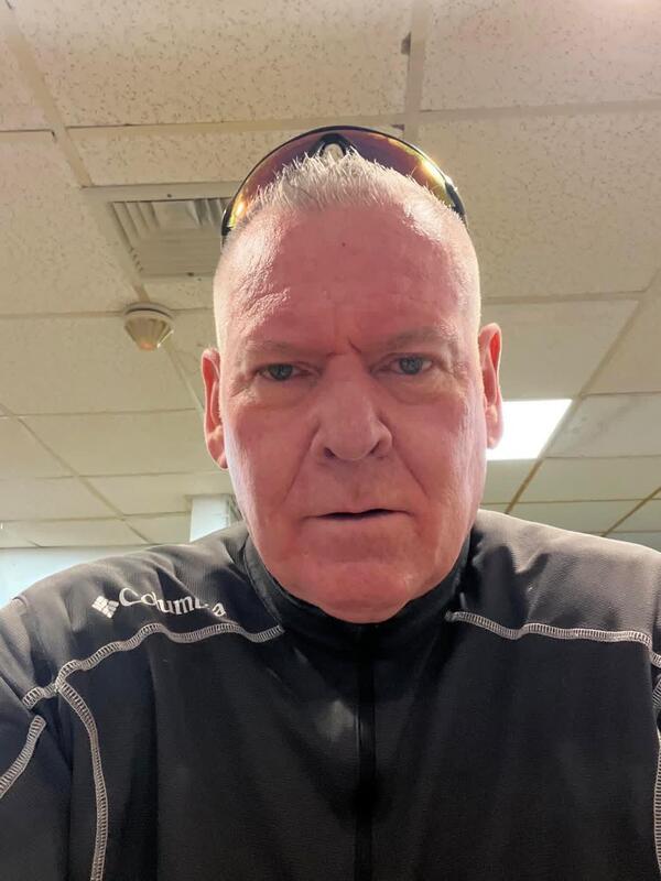 Date this delightful United States man Hug from Corvallis US25771