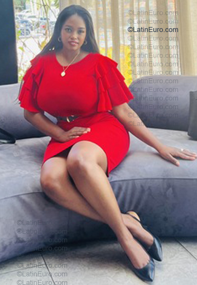 Date this athletic Dominican Republic girl Isabela from Santo Domingo DO57177