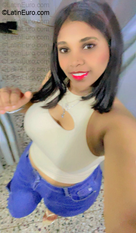 Date this stunning Dominican Republic girl Mara from Santo Domingo DO57191