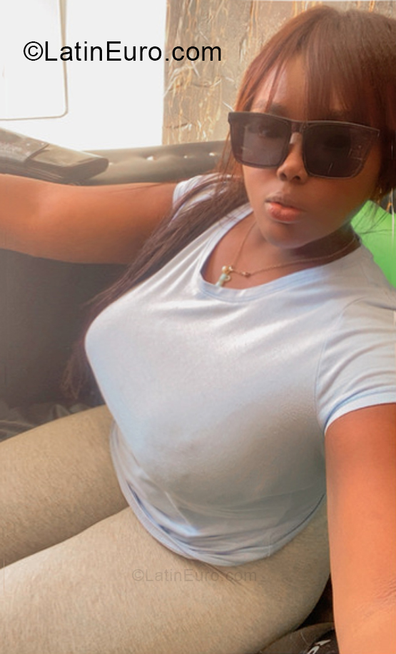 Date this gorgeous Dominican Republic girl Luz from Santo Domingo DO57246