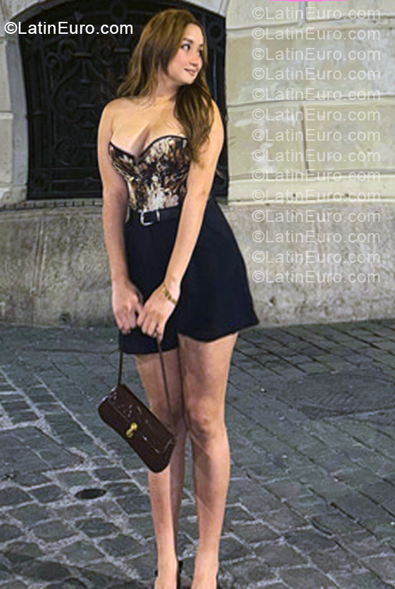 Date this funny Spain girl Karolayne from Madrid ES964