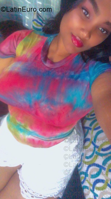 Date this passionate Dominican Republic girl Nixe from Moca DO57249