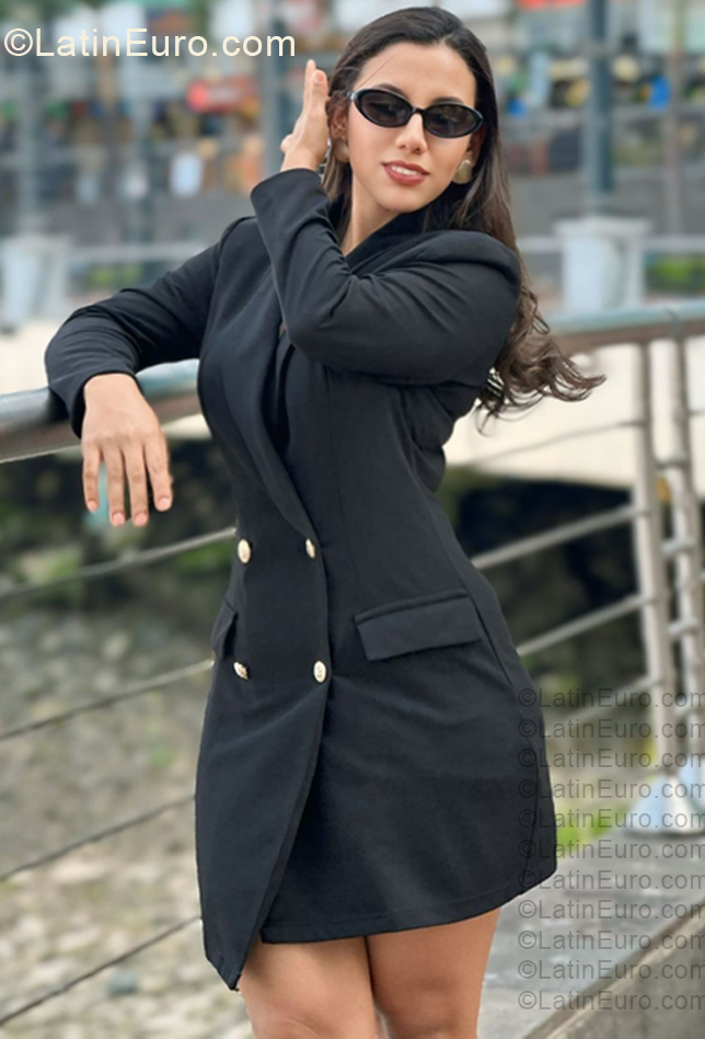 Date this young Ecuador girl Lorena from Guayaquil EC1160
