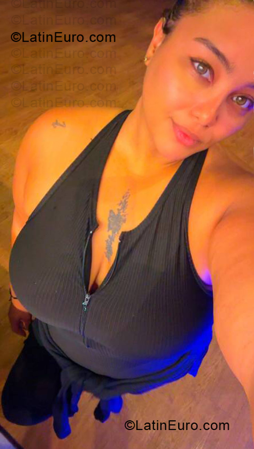 Date this happy United States girl Jael from Miami US25806