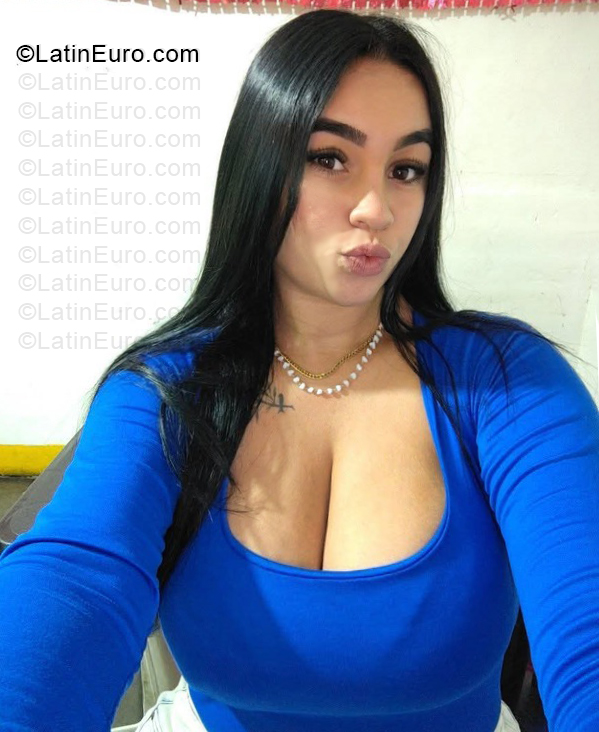 Date this hot Venezuela girl Yanjibel from Maracaibo VE5758