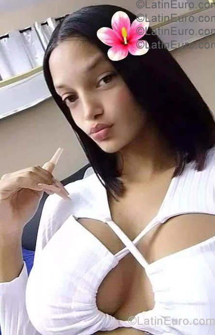 Date this sensual Dominican Republic girl Anny from Santo Domingo DO57307