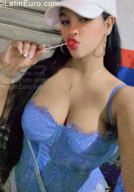 Date this georgeous Dominican Republic girl Fatima from Santiago DO57327
